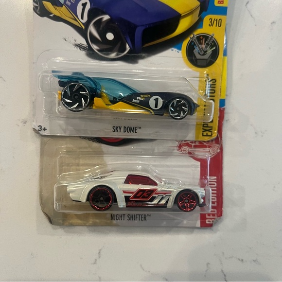 Hot Wheels Die-Cast Car Collection - Multicolor - Picture 2 of 6
